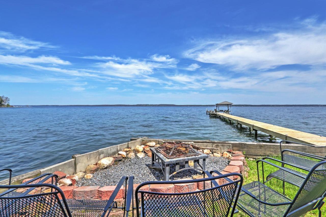Waterfront Seneca Lake House Fire Pit And Boat Dock Geneva Exterior photo