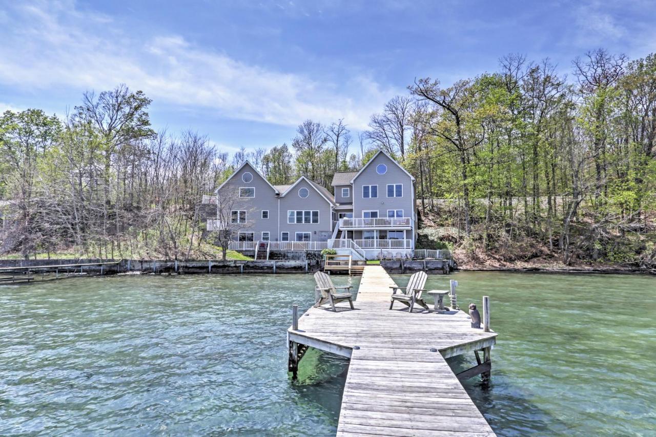Waterfront Seneca Lake House Fire Pit And Boat Dock Geneva Exterior photo